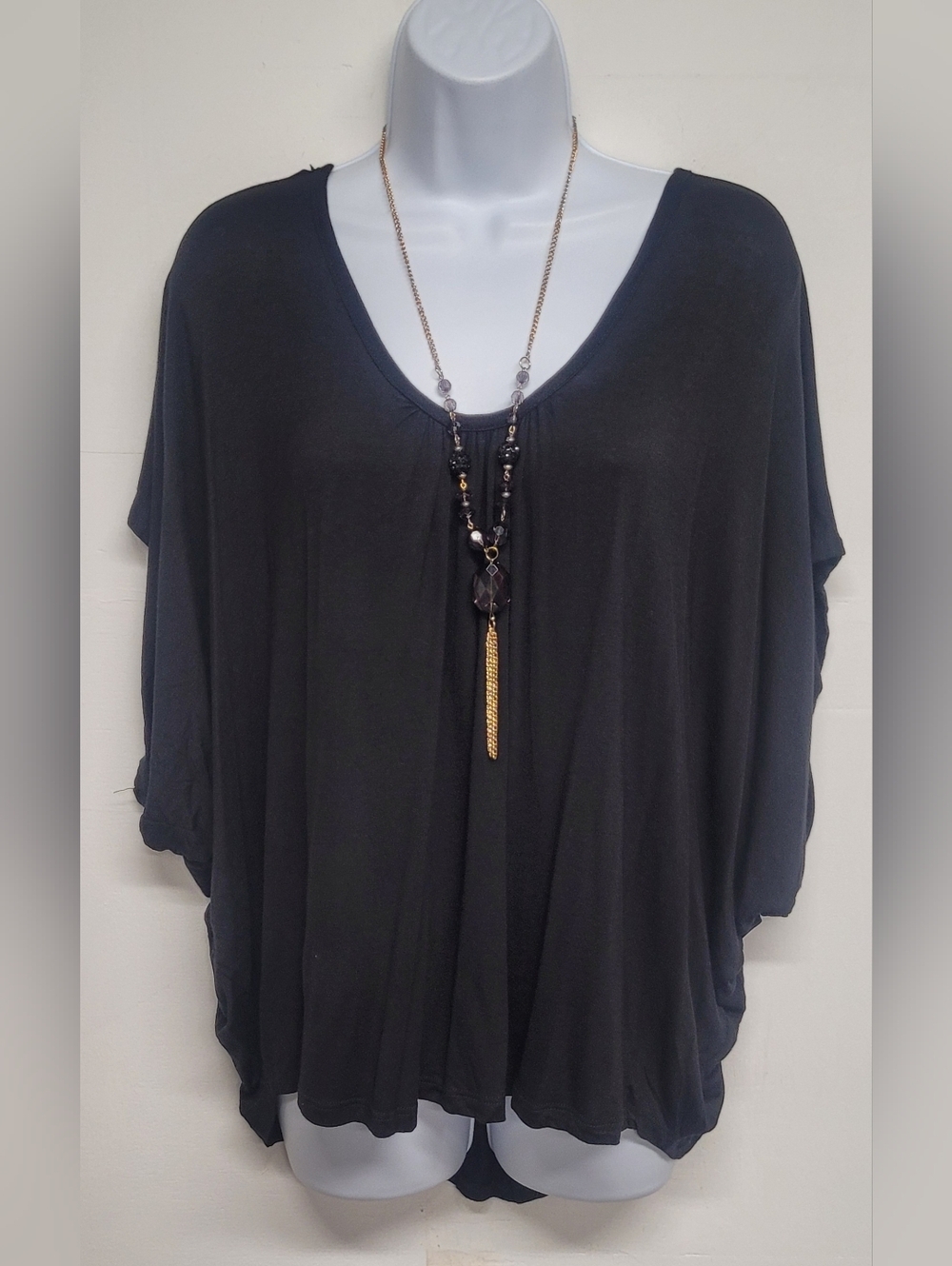 Rouge 2X Top Vintage Slinky Stretch Knit  Short Bat sleeve Neclace Baggy